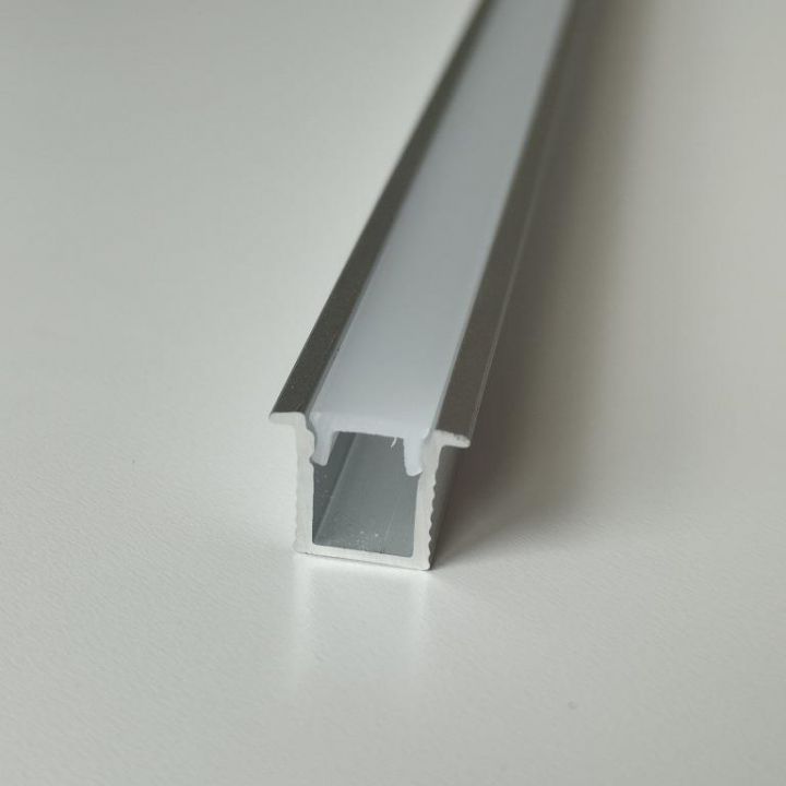 Алюмінієвий профіль врізний вузький 9*7,8 мм + матовий розсіювач, комплект